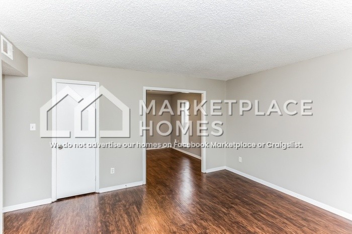 3668 Barberry St - Photo 6 of 21