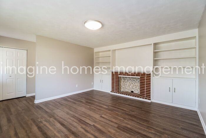 11813 Mangrove Ln - Photo 4 of 15