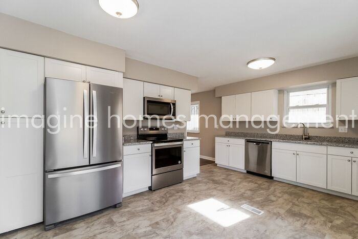 11813 Mangrove Ln - Photo 6 of 15