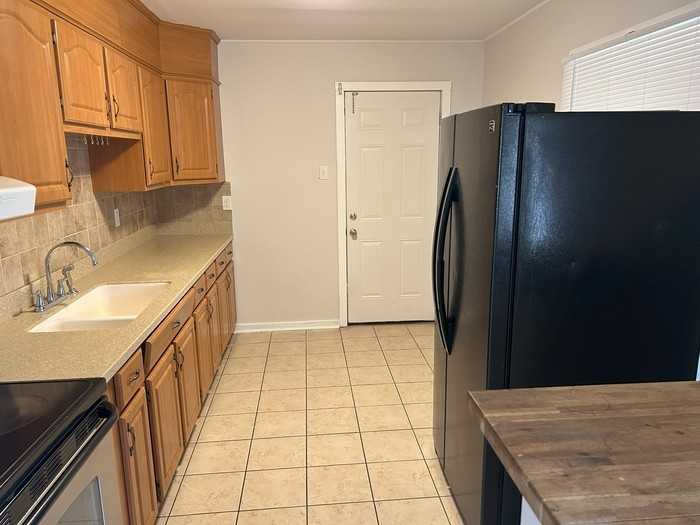 2207 Hammonds Ave Nw - Photo 2 of 10