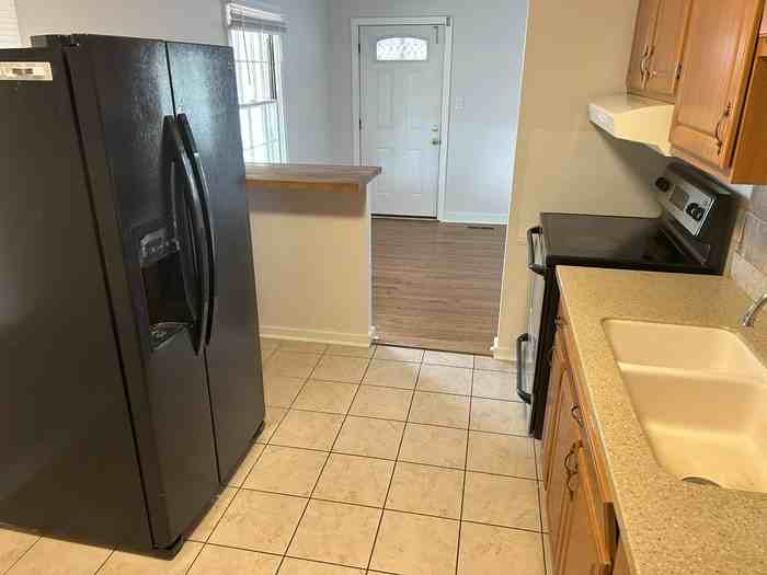 2207 Hammonds Ave Nw - Photo 3 of 10