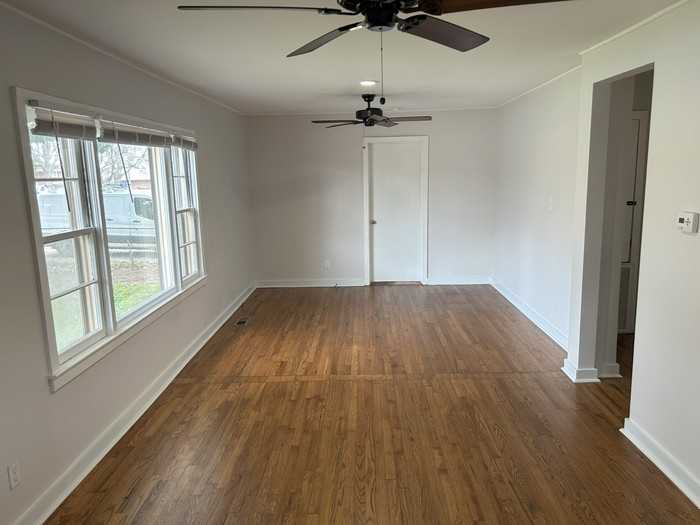 2207 Hammonds Ave Nw - Photo 4 of 10