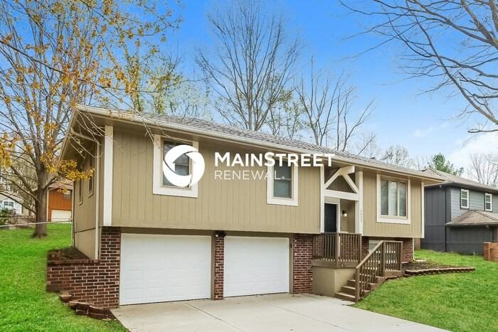 2808 Southeast 2nd Street - Photo 5 of 18