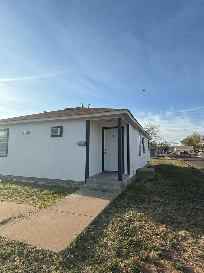 1511 22nd St #B - Photo 7 of 7