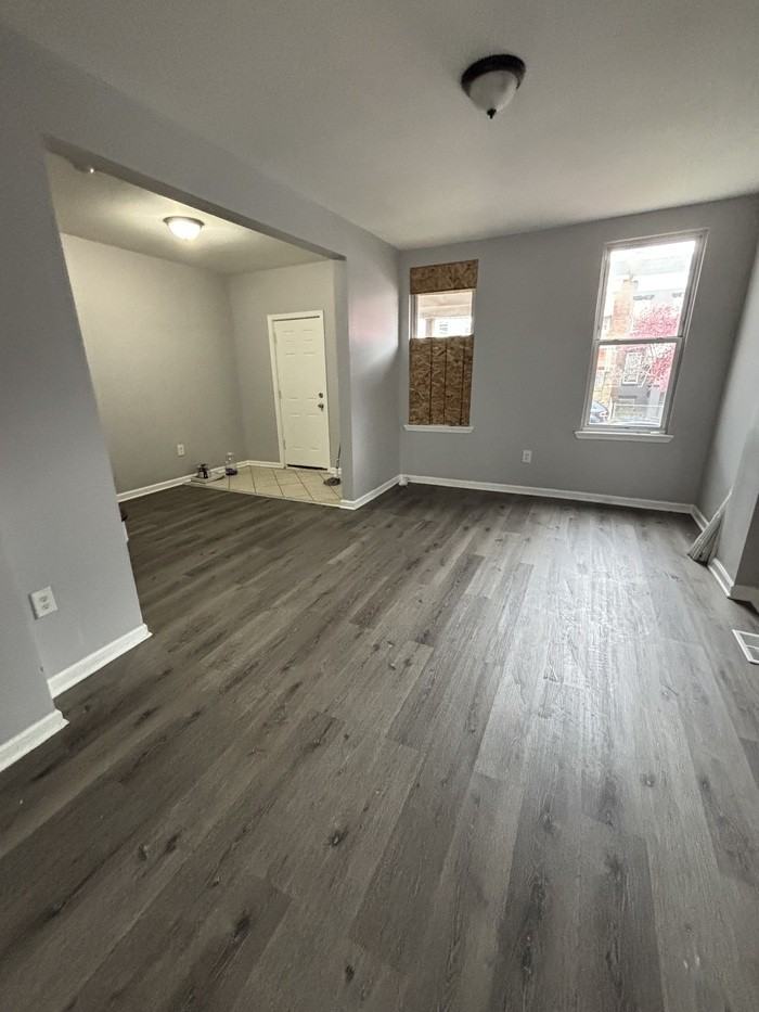 799 N Grantley St - Photo 3 of 33