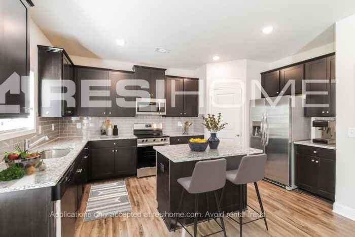 1943 Timber Fleet Ct - Photo 3 of 16