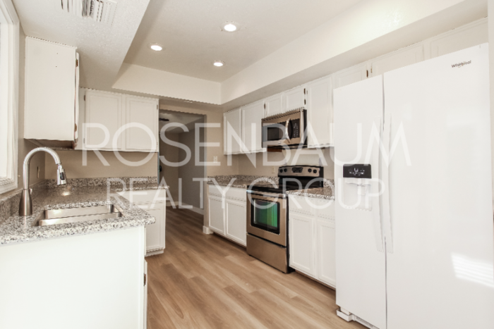 7653 E Vista Dr - Photo 7 of 22