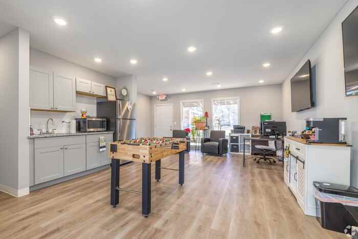 1910 S Pine St #D204 - Photo 7 of 8