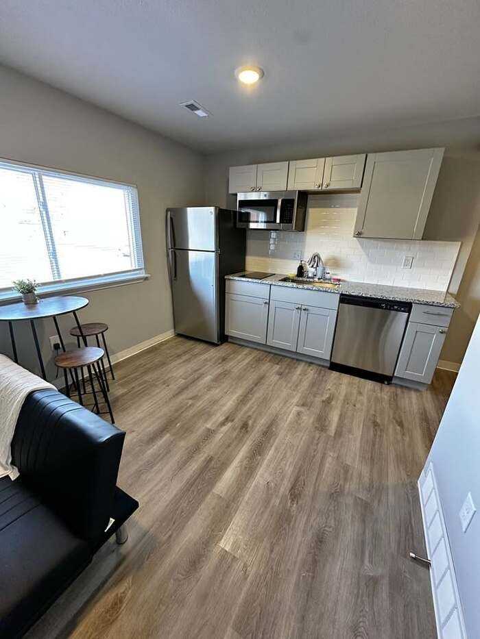 1902 S Broadway St #C302