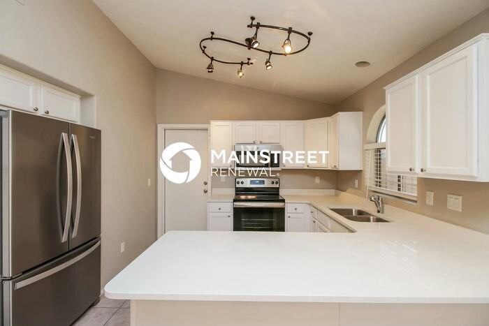 588 E Devon Dr - Photo 7 of 16