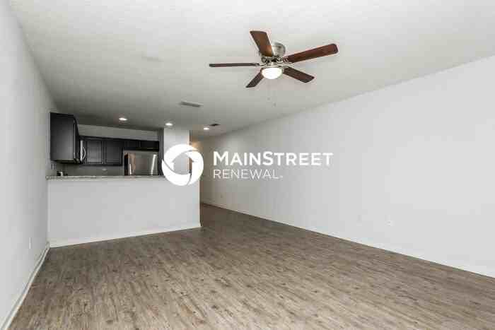 530 Eiseman Way - Photo 4 of 18