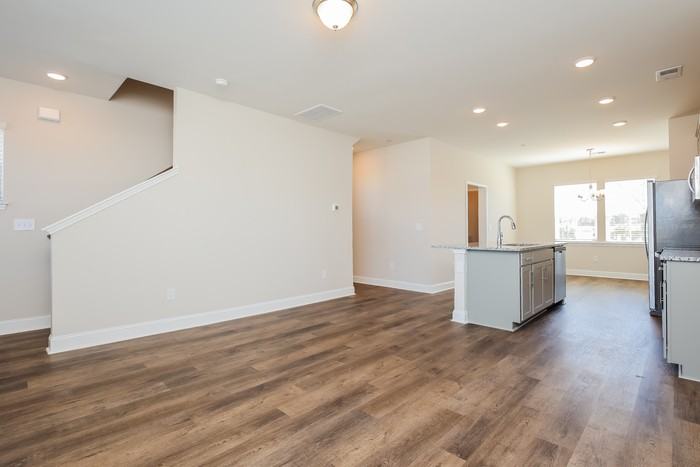 212 Eagles Cliff Drive - Photo 6 of 18