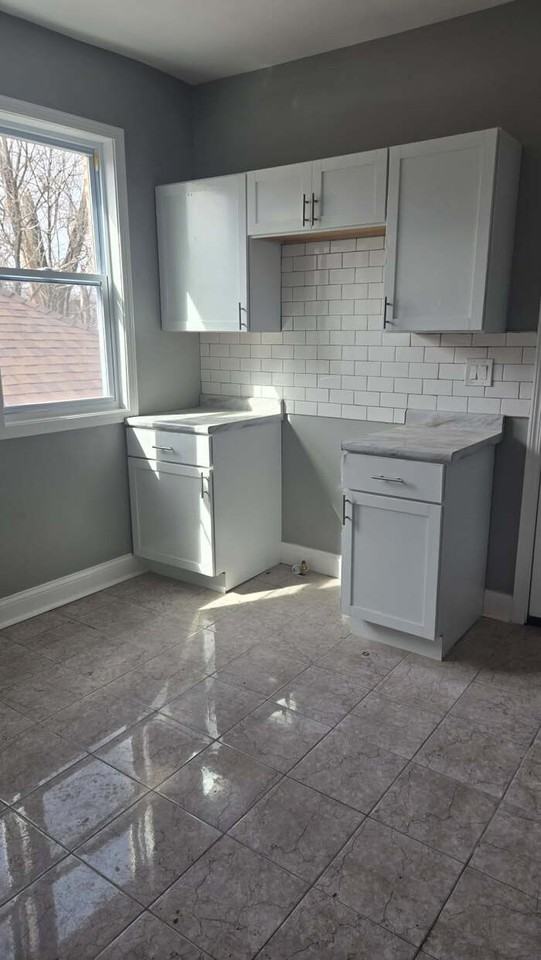 1346 Van Buren St - Photo 4 of 12