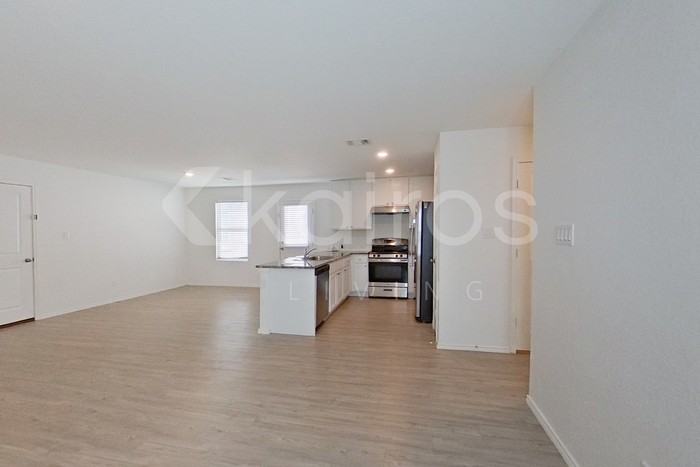 14318 Calaveras Crk - Photo 2 of 21