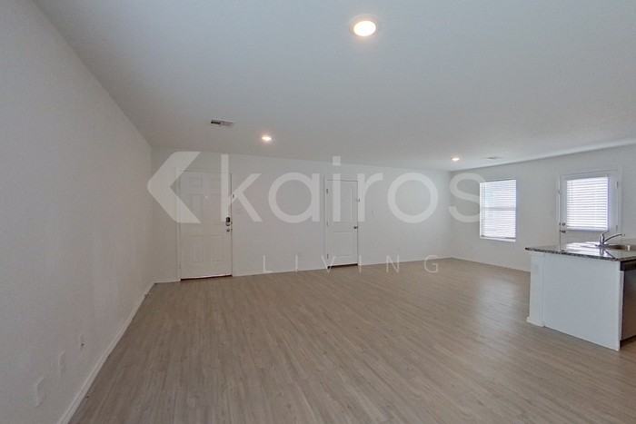 14318 Calaveras Crk - Photo 4 of 21