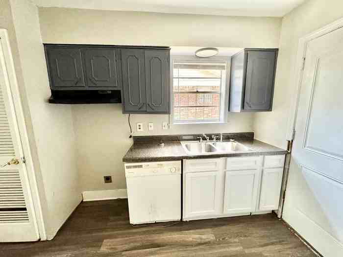 2168 Carnes Ave - Photo 4 of 12