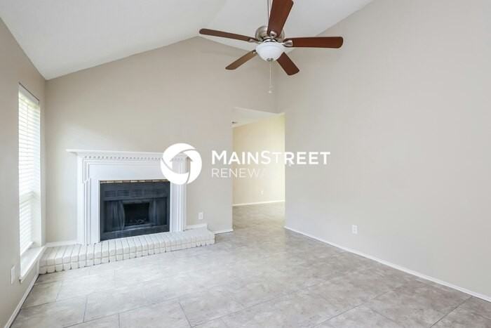 1144 Paintbrush St - Photo 3 of 16