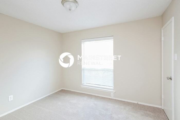 1144 Paintbrush St - Photo 5 of 16