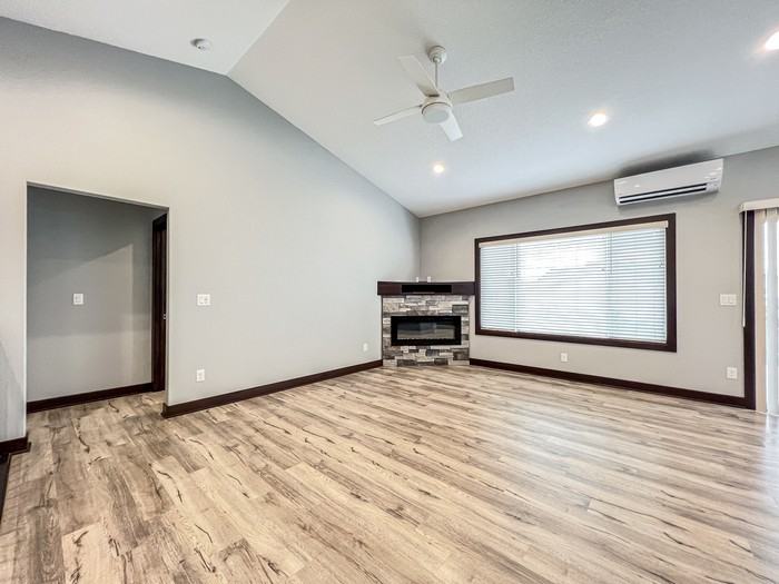 1002 Ne 21st St - Photo 3 of 41