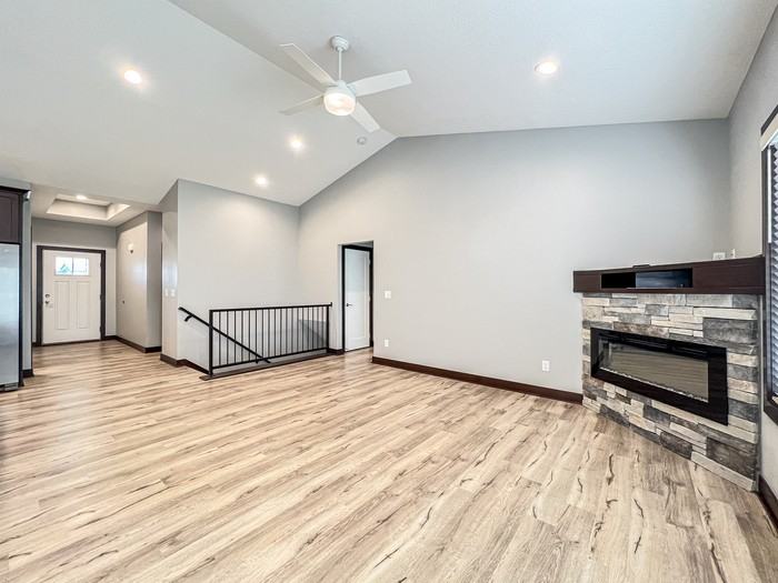 1002 Ne 21st St - Photo 6 of 41