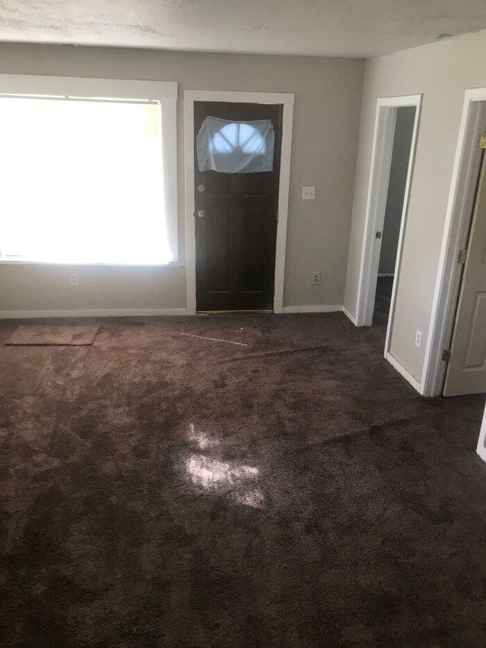 7312 Mansfield St - Photo 4 of 10