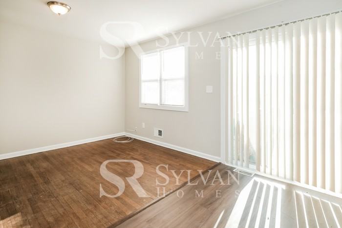 5703 Whitby Rd - Photo 4 of 15