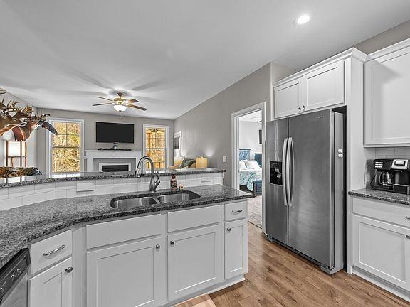 46 Trusting Ln - Photo 3 of 5