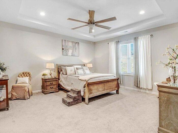 142 Jade St - Photo 4 of 5