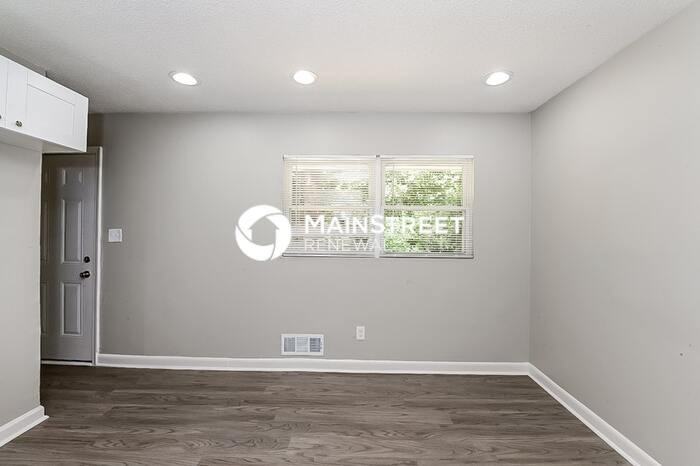 8125 Attleboro Dr - Photo 3 of 16