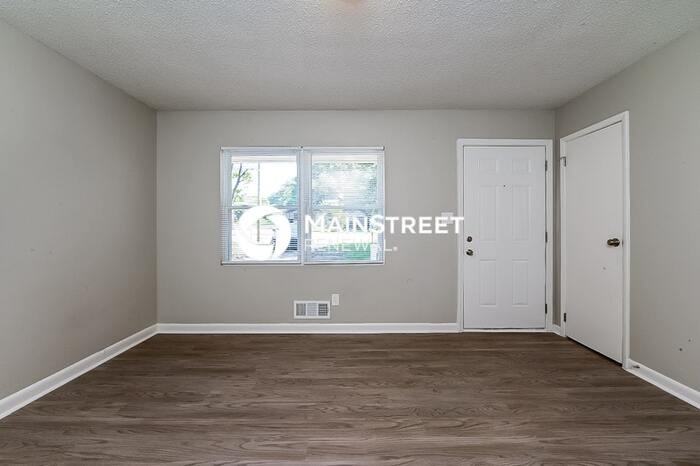 8125 Attleboro Dr - Photo 4 of 16