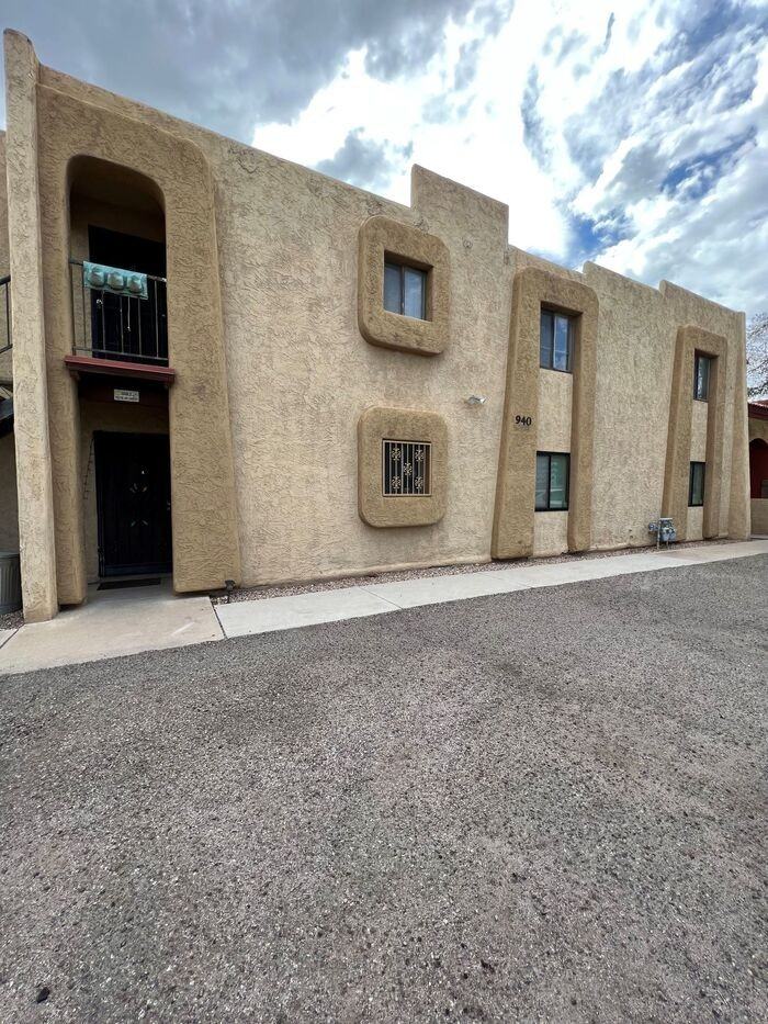 940 North Alvernon Way #D - Photo 2 of 24