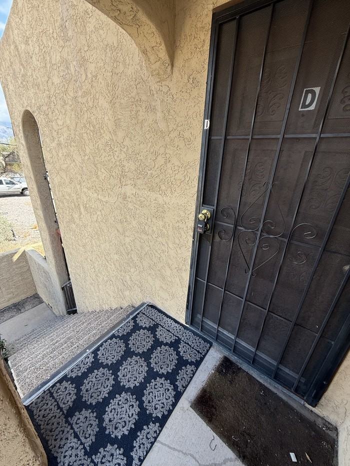 940 North Alvernon Way #D - Photo 3 of 24