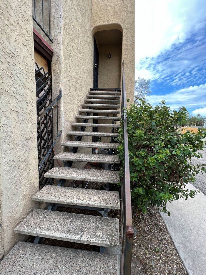 940 North Alvernon Way #D - Photo 5 of 24