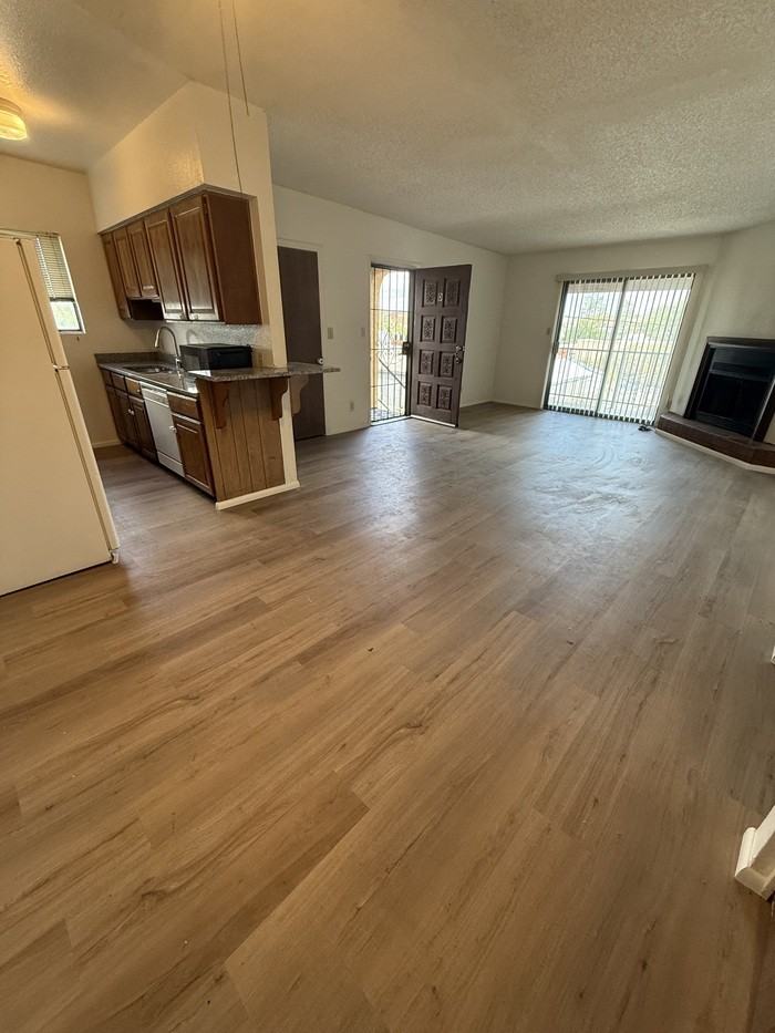 940 North Alvernon Way #D - Photo 6 of 24