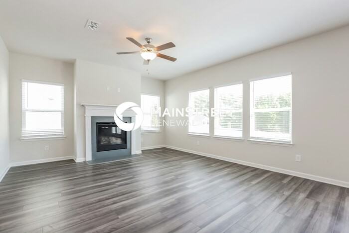 5808 Hackberry Ln - Photo 2 of 17