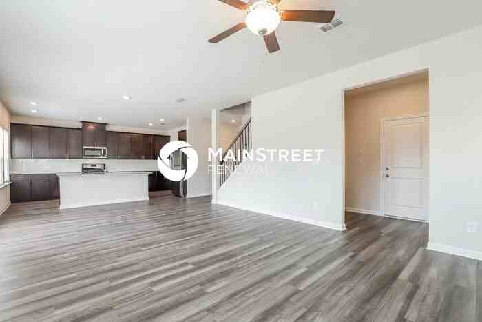 5808 Hackberry Ln - Photo 3 of 17