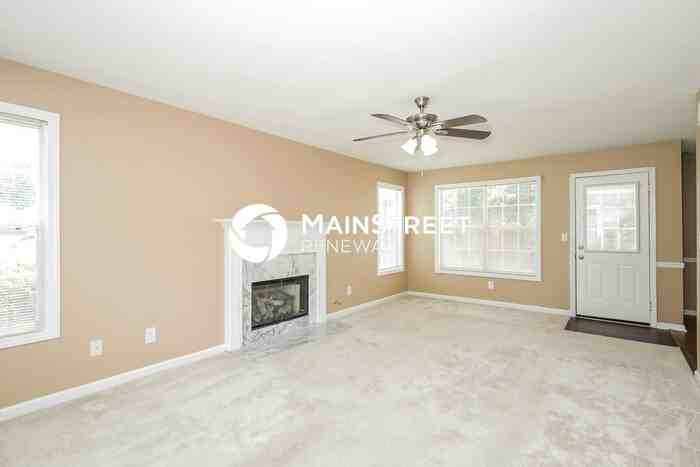 1352 Vine Circle - Photo 6 of 17