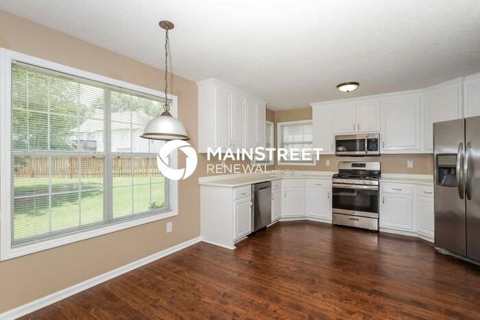 1352 Vine Circle - Photo 7 of 17