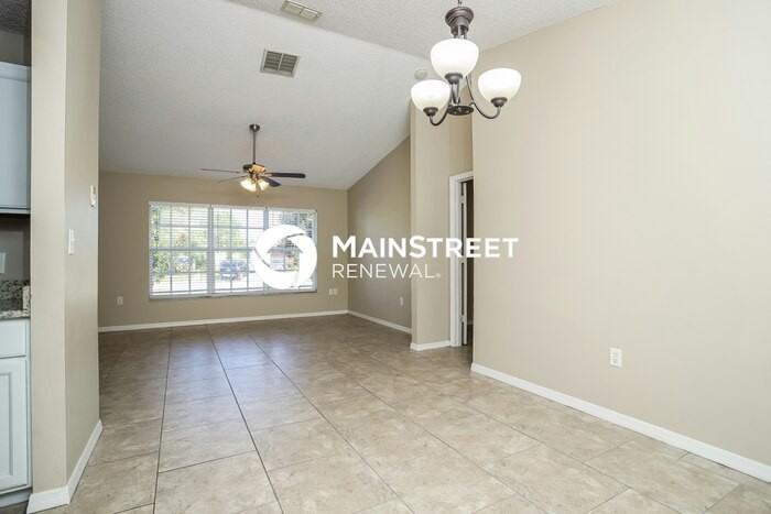 725 Maderia Ct - Photo 4 of 16