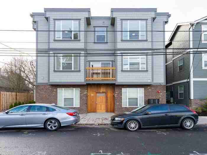 436 Ne Stafford St #07 - Photo 2 of 7