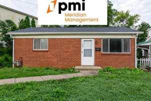 featured image of 116 E 19th St