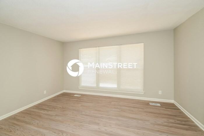 1037 Medina Dr - Photo 5 of 17