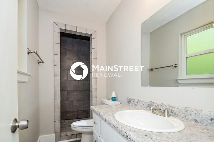 1037 Medina Dr - Photo 7 of 17