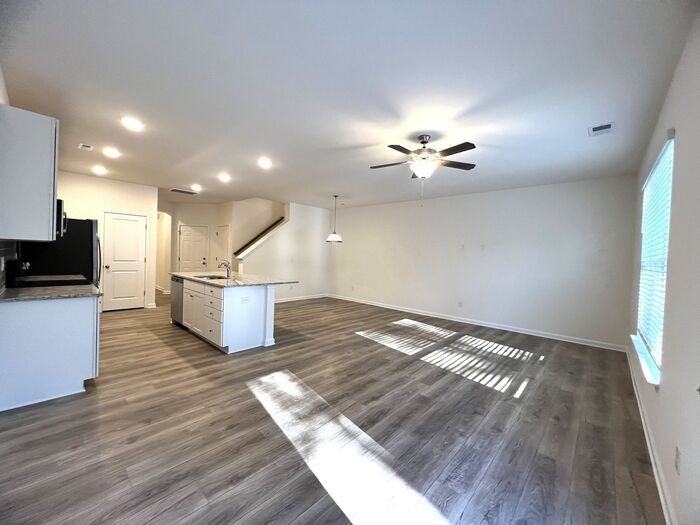 Arbor St - Photo 2 of 47