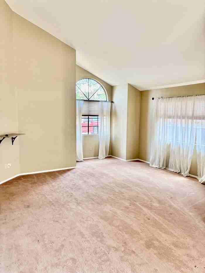 8863 N Willeta Dr - Photo 3 of 29