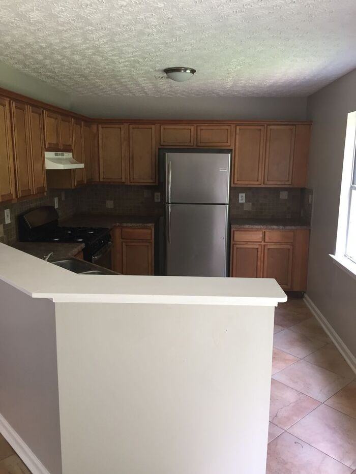 5961 Milligan Ct - Photo 6 of 15