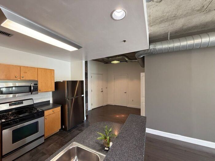 115 W Peachtree Pl Nw #418 - Photo 3 of 20