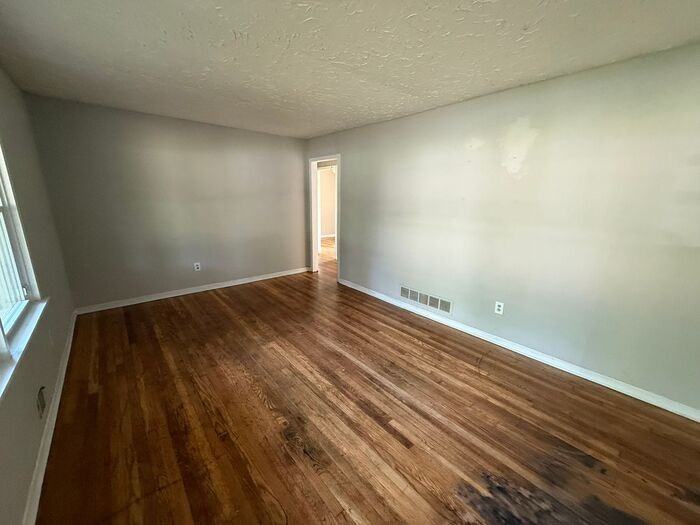 4484 Meadow Dr - Photo 5 of 25