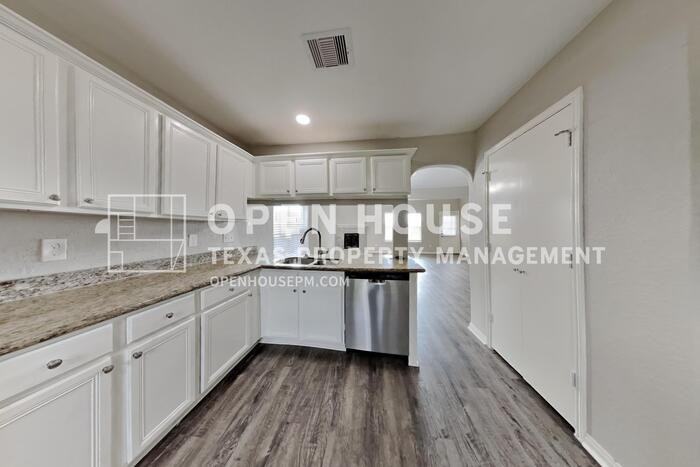 22723 W Waterlake Dr - Photo 6 of 23