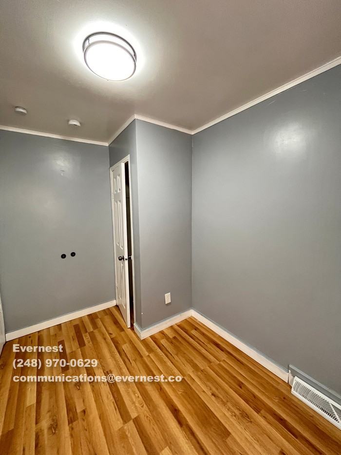 8640 Chalmers Ave - Photo 7 of 23